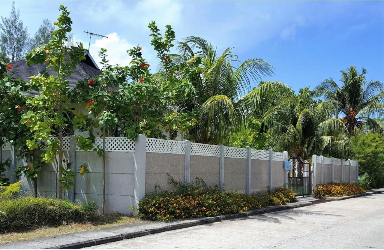 4 Etoile Villas Anse Volbert Village  Exterior photo